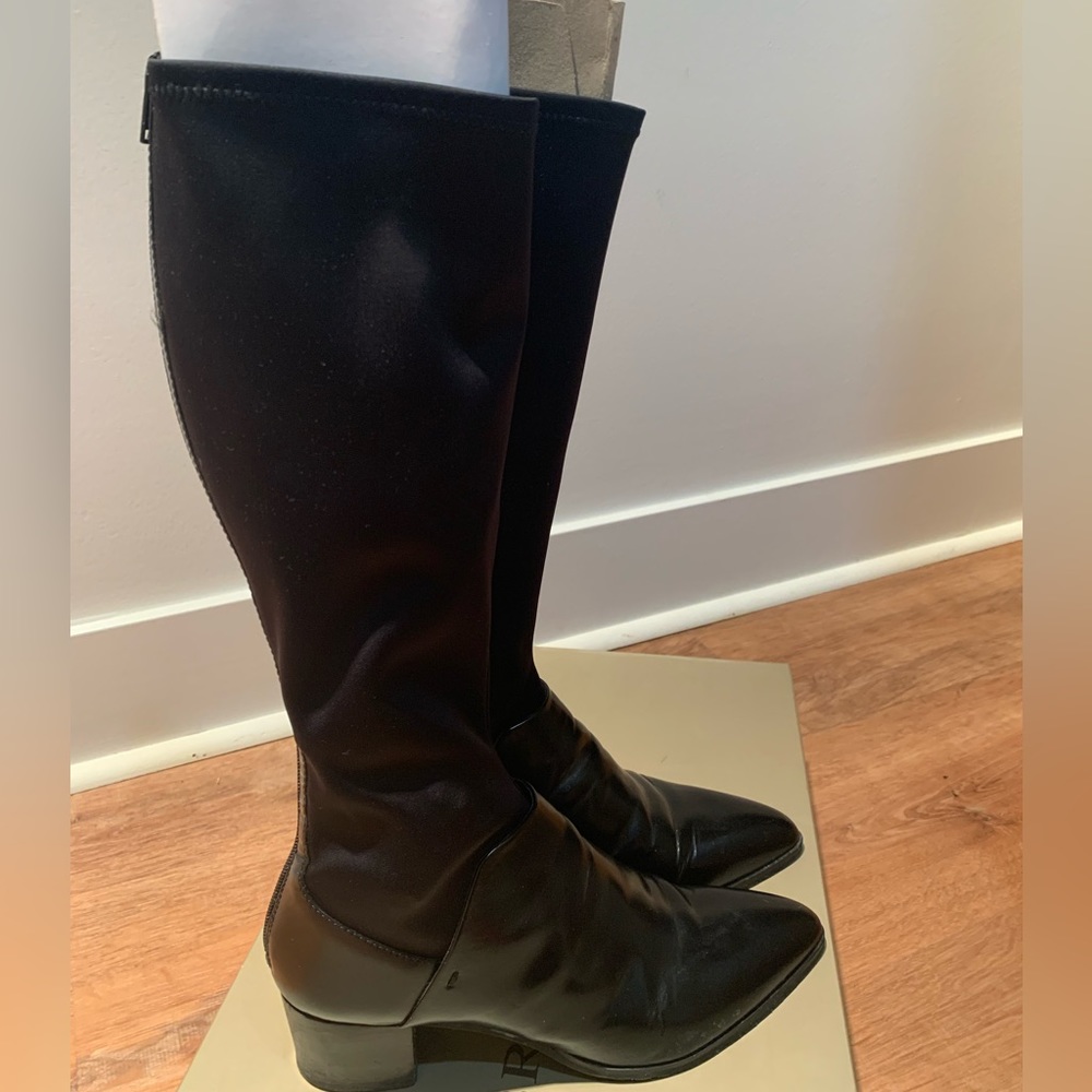 Black knee boots